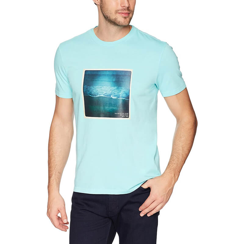 Playera Azul con Imagen de Playa